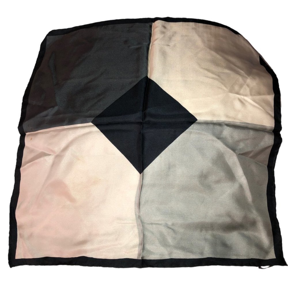 Capital Mercury Shirtmakers 100% silk gray harlequin print pocket square